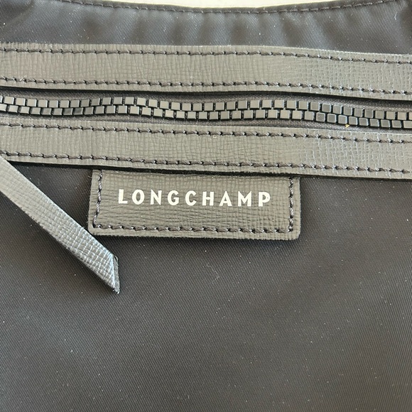 Black Longchamp nylon cross body purse. Like new. - Picture 3 of 9